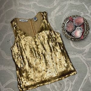 NWOT🌷ALFANI🌷Gold metallic silk sequin rayon lined  v-neck sleeveless shell
